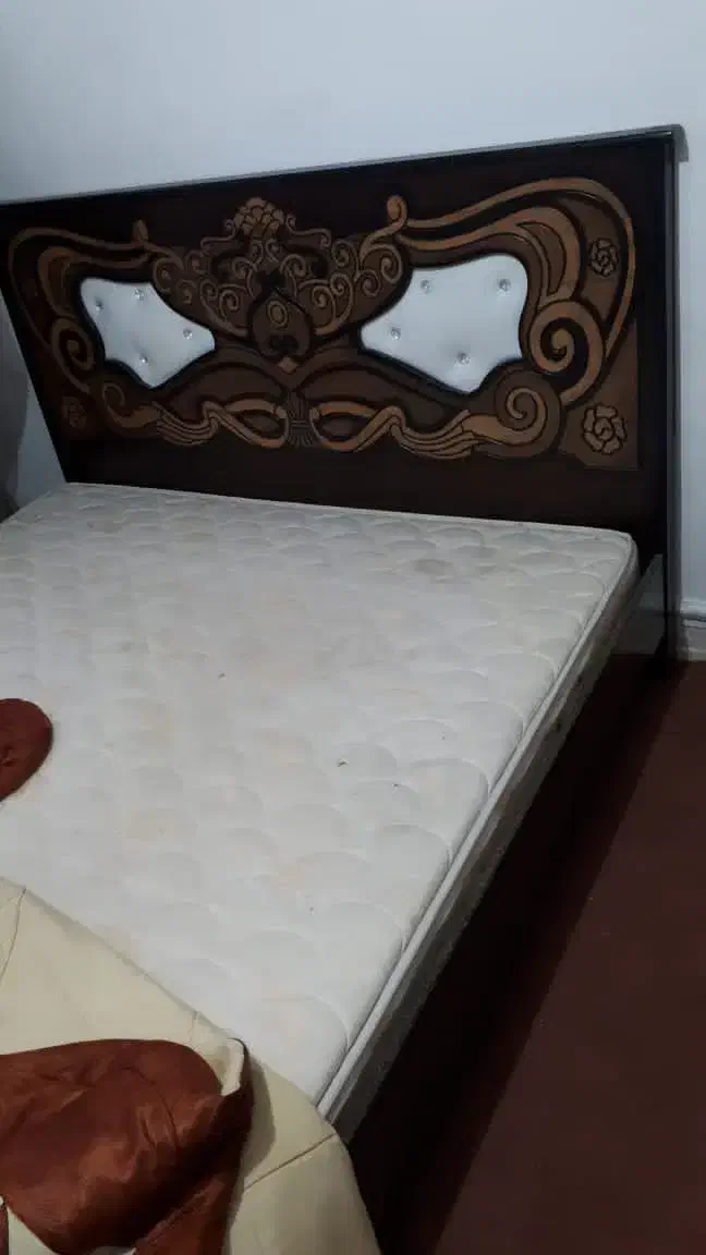 تخت خواب دونفره همراه تشک طبی و روتختی۵میلیون|تخت و سرویس خواب|کرج, فاز ۲ مهرشهر|دیوار