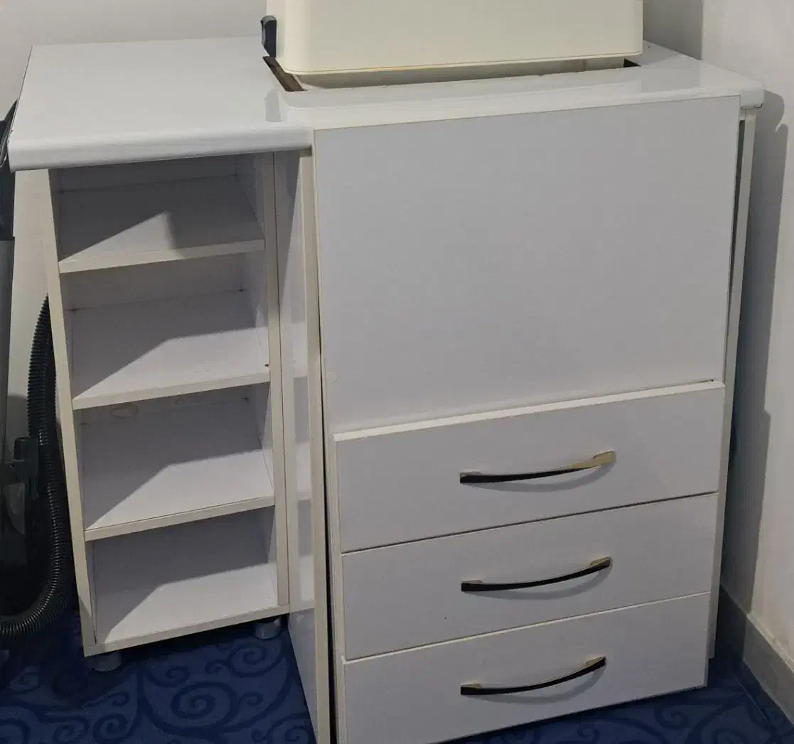 میز و صندلی|میز تحریر و کامپیوتر|اسالم, |دیوار