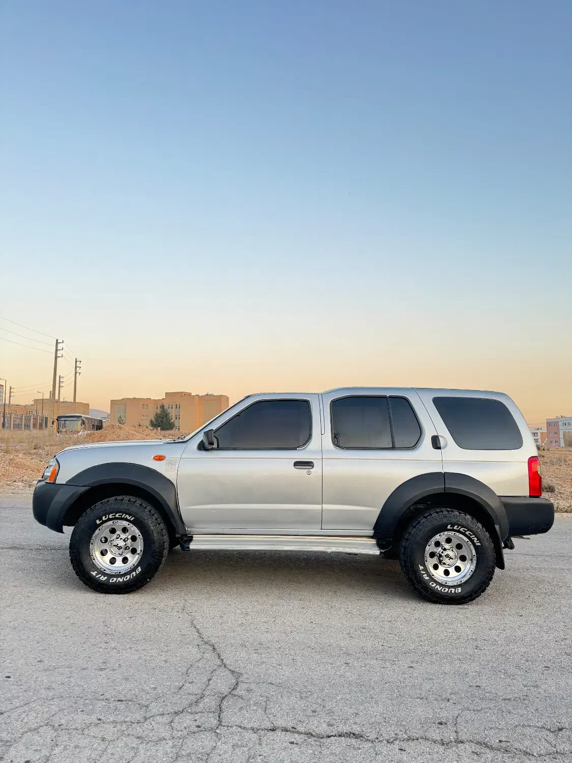 رونیز ۸۲|خودرو سواری و وانت|شیراز, حومه شیراز|دیوار