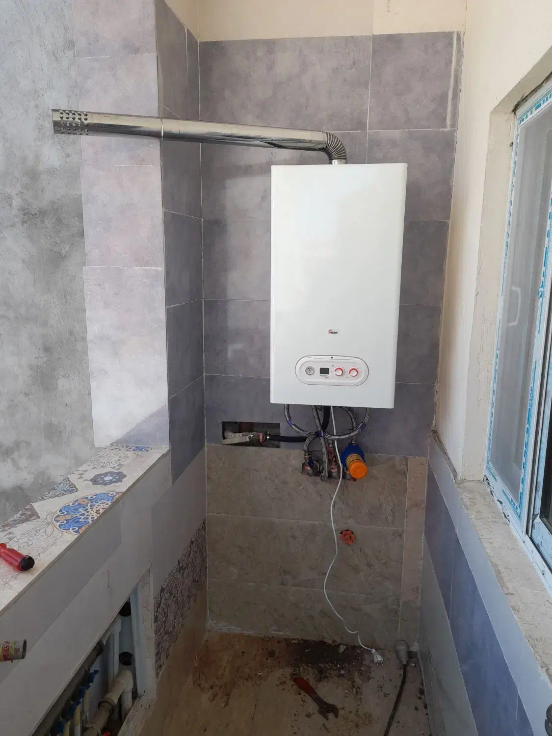 تعمیر وسرویس نصب پکیچ کولر آبگرمکن تصفیه آب پمپ|خدمات پیشه و مهارت|سرخرود, |دیوار