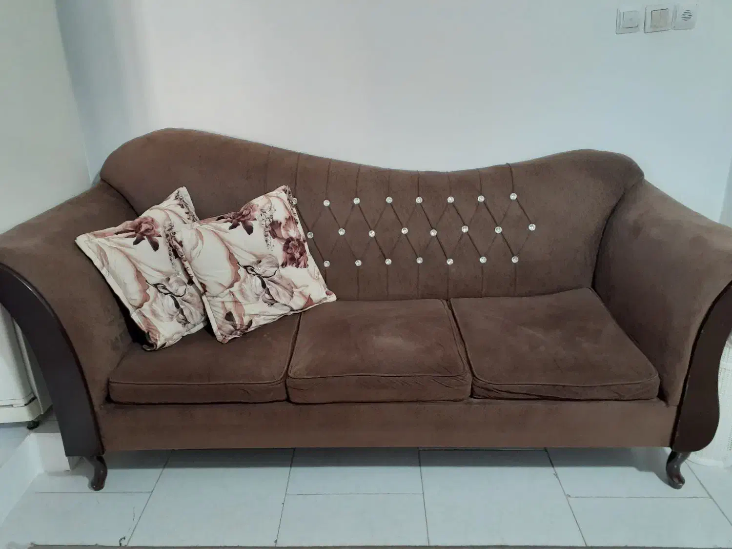 مبل و فرش|مبلمان خانگی و میز عسلی|اندیشه, اندیشه فاز ۲|دیوار