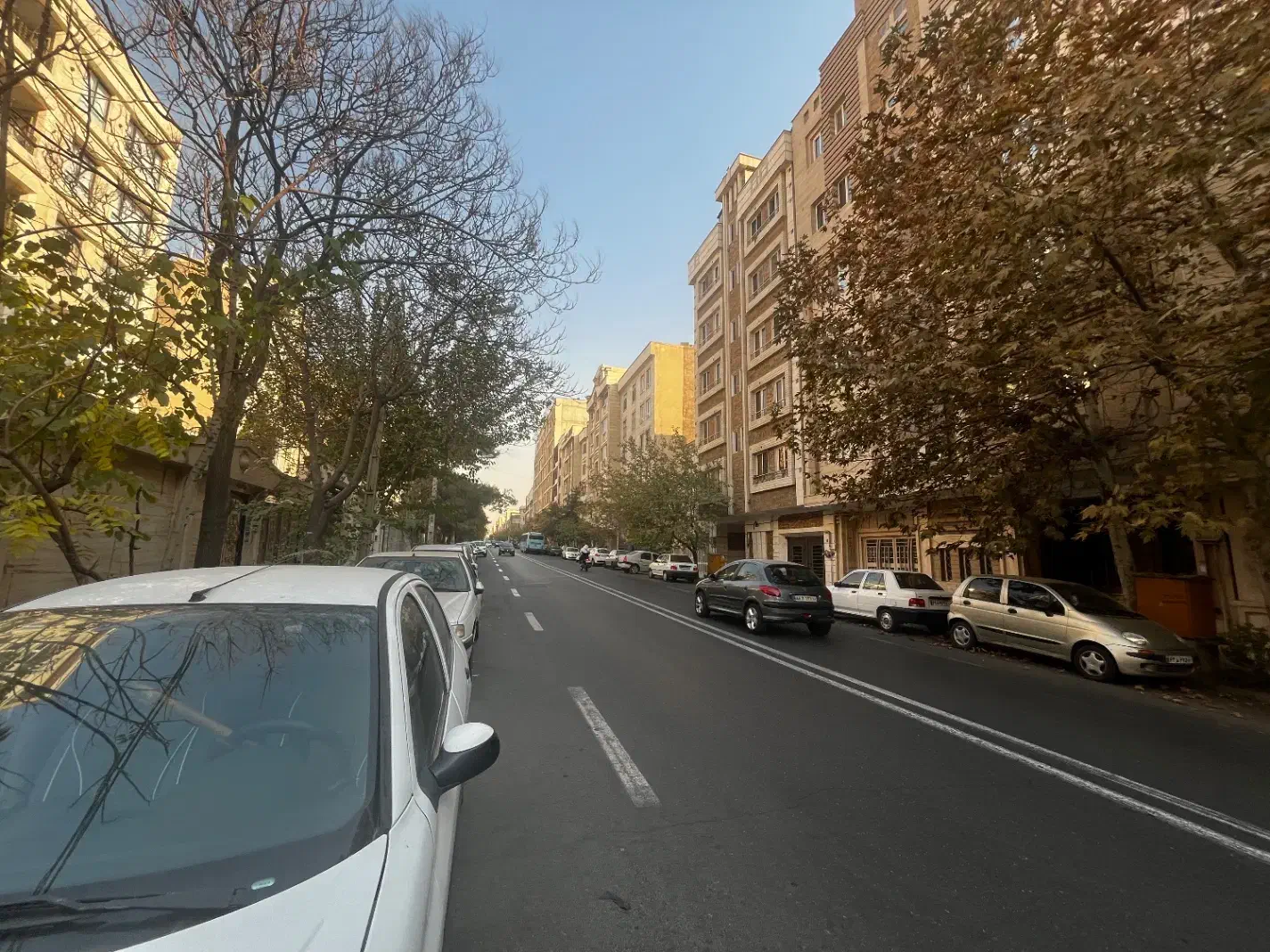 ۱۱۵ متری نزدیک مترو تهرانپارس