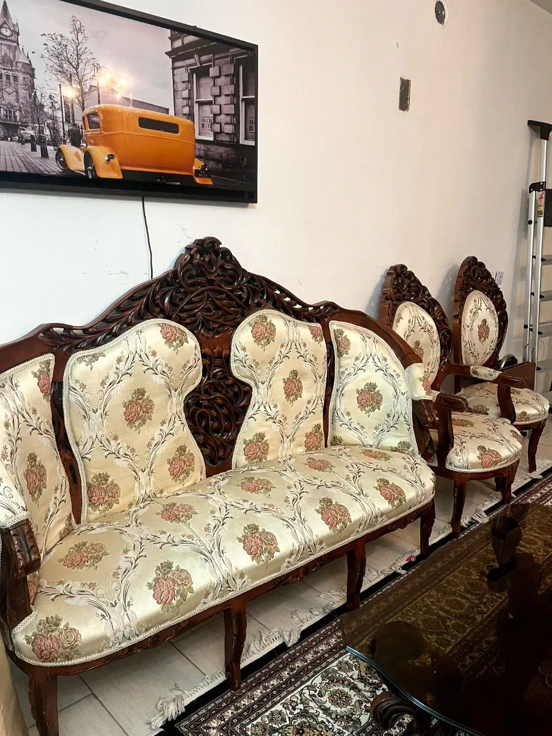 مبلمان|مبلمان خانگی و میز عسلی|اصفهان, باغ دریاچه|دیوار