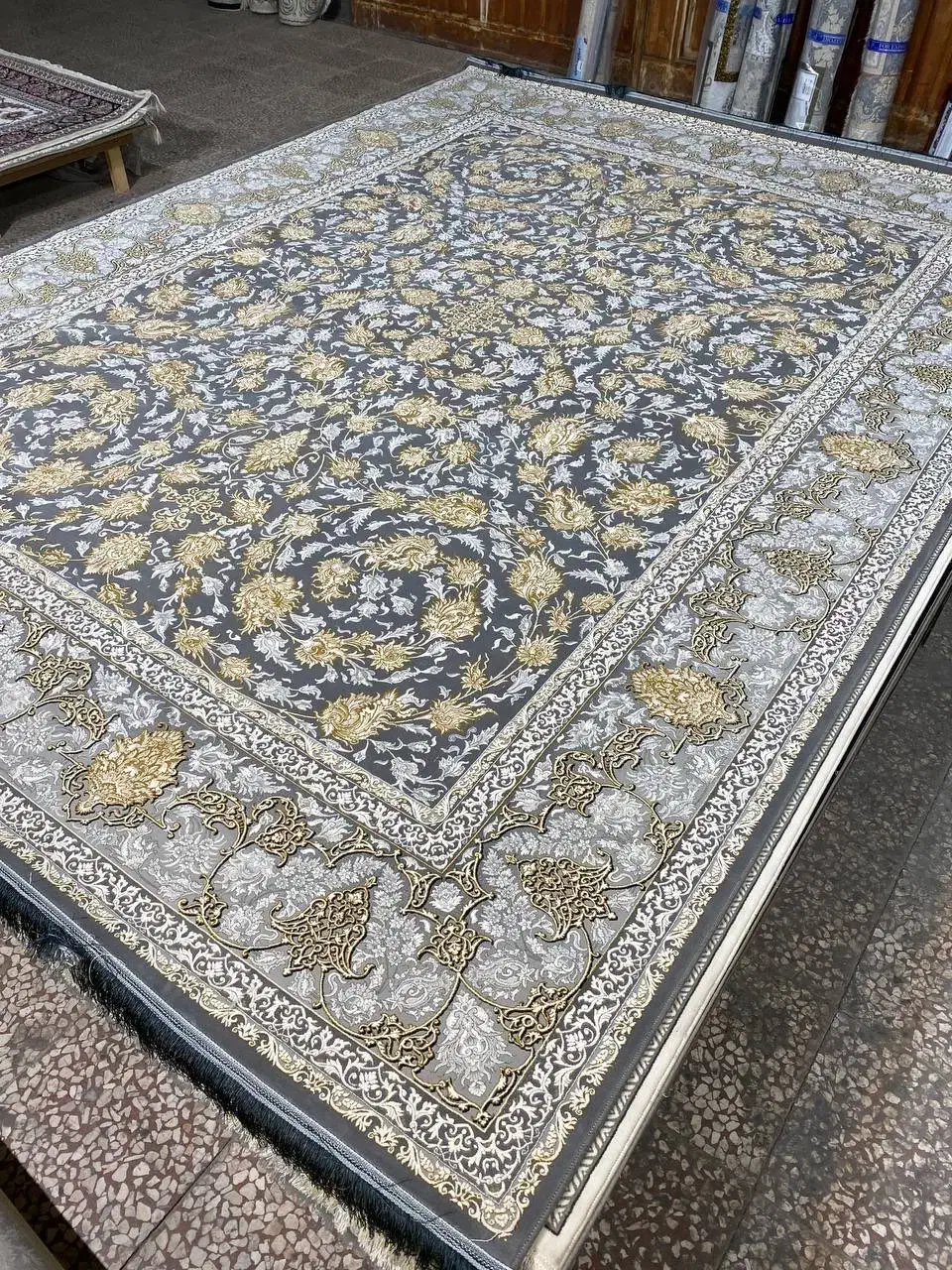 ۱۲۰۰ شانه نقشه اسلیمی رنگ طوسی|فرش|کاشان, شهرک صنعتی راوند|دیوار