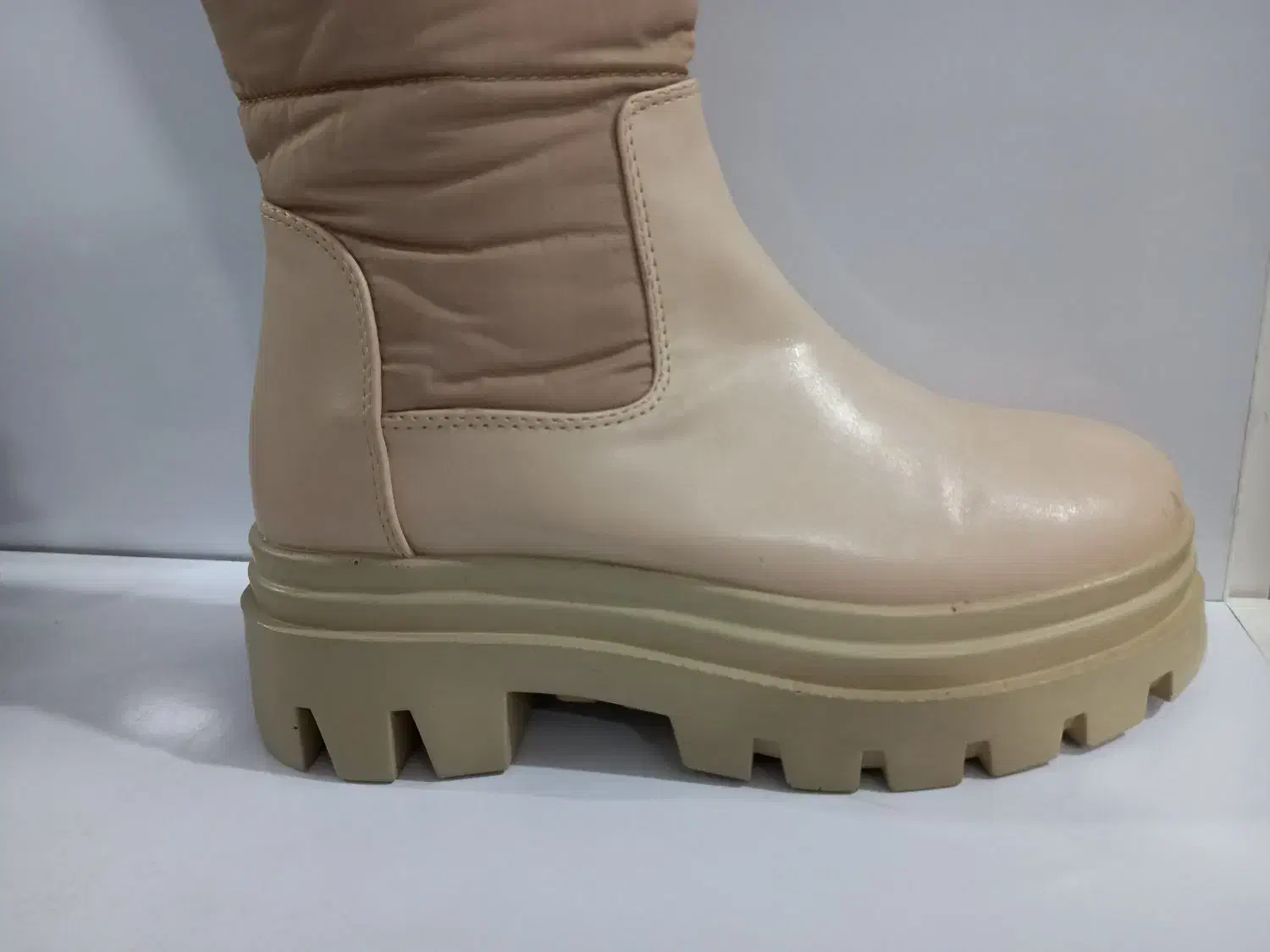 چکمه|کیف، کفش، کمربند|خرم‌آباد, |دیوار