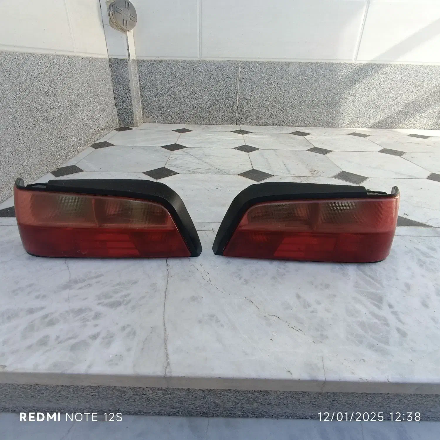 خطر فابریک پارس و چراغ جلوی سمت چپ|قطعات یدکی و لوازم جانبی|قائن, |دیوار