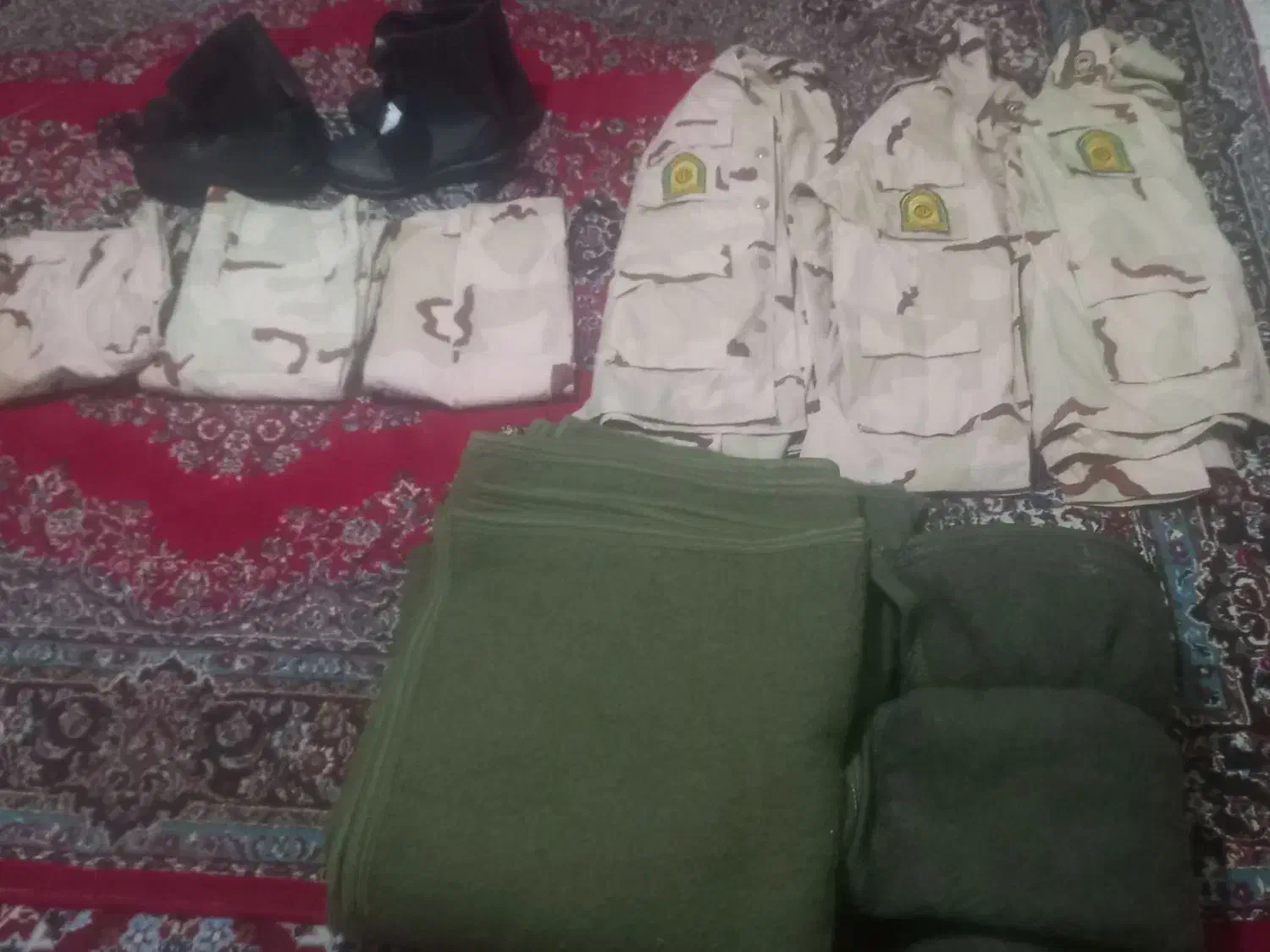 پتوی سربازی و فرنج و پوتین سربازی|لباس|قوچان, |دیوار