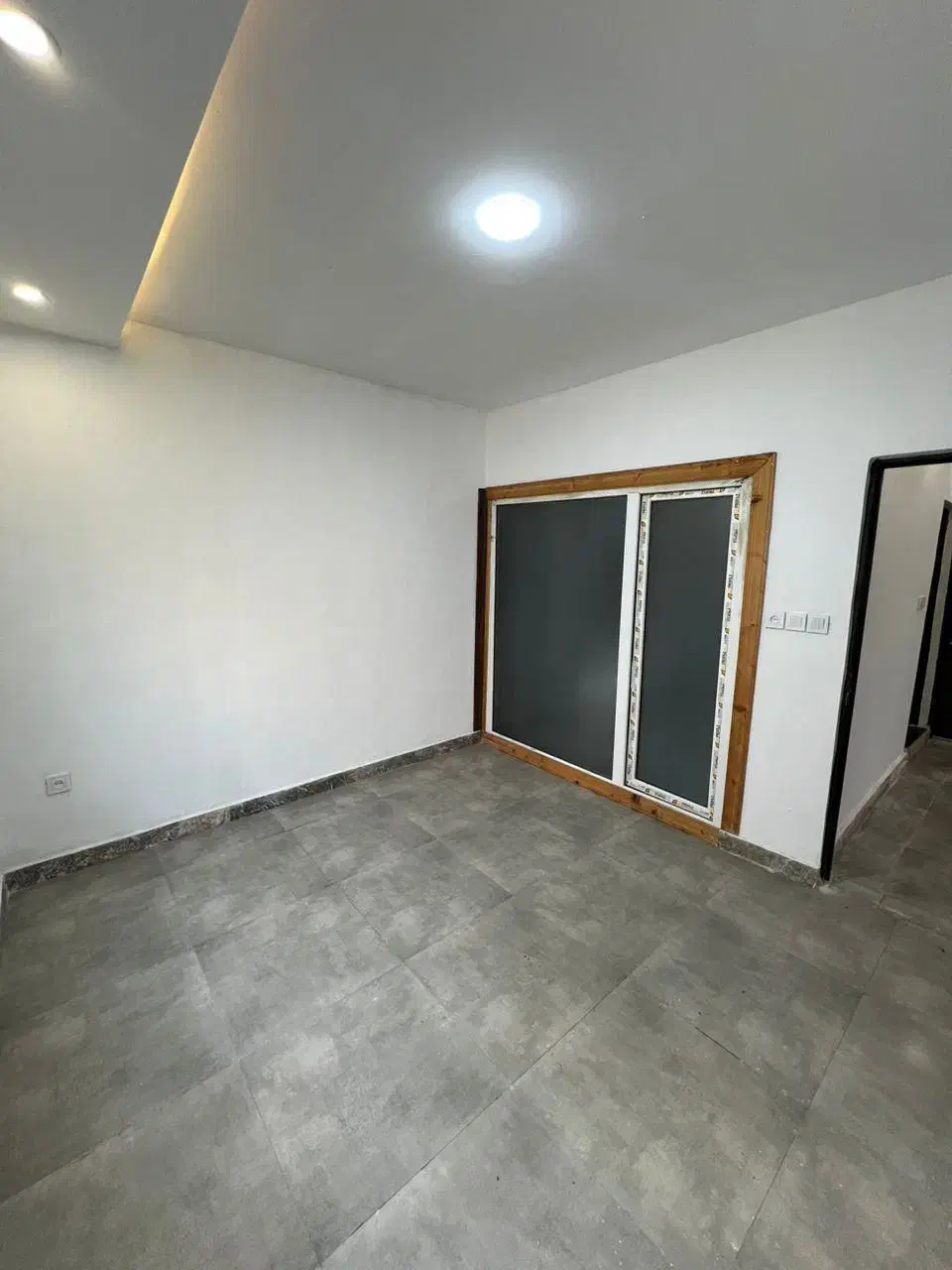 ۲۰۰ زمین سند دار با انشعابات ۱۳۰ متر بنا|فروش خانه و ویلا|تهران, حکیمیه|دیوار