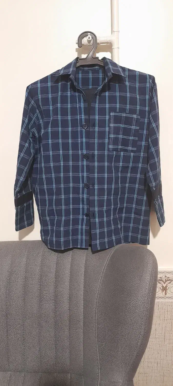 لباس فرم|لباس|میانه, |دیوار