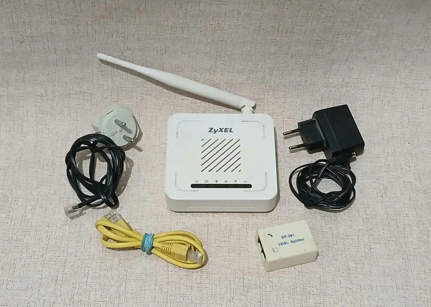 مودم وای فای چهار پورت اصلی با همه وسایل جانبی|مودم و تجهیزات شبکه|همدان, |دیوار