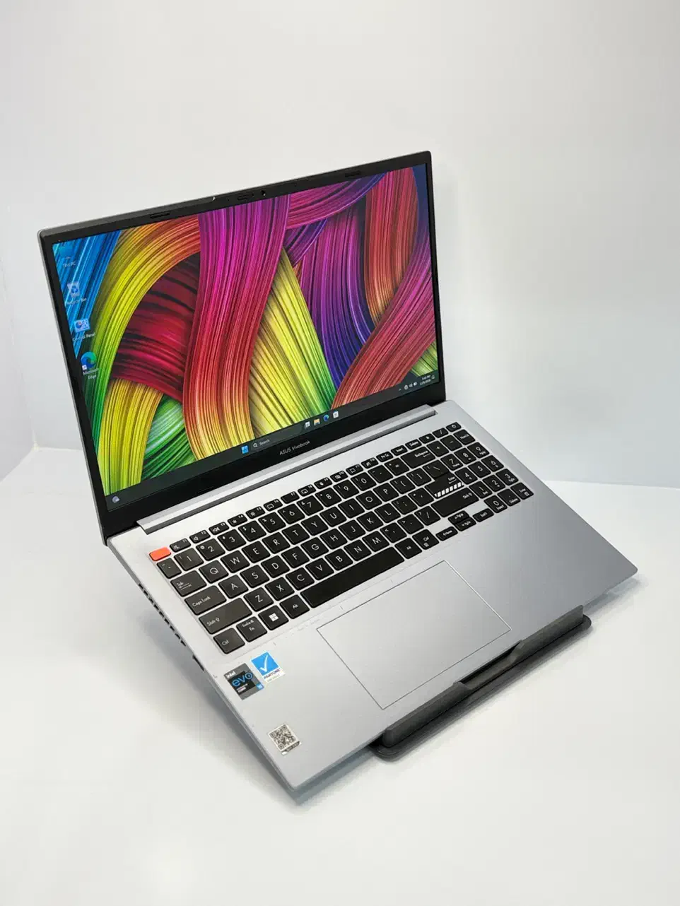 ایسوس با صفحه نمایش با کیفیتoled|رایانه همراه|شیراز, ملاصدرا|دیوار