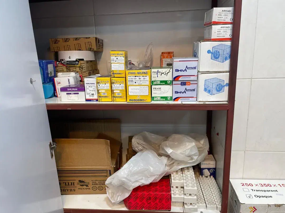 فروش اجناس الکتریکی و ساختمانی به علت تغییر شغل|مصالح و تجهیزات ساختمان|صدرا-فارس, فاز ۱|دیوار