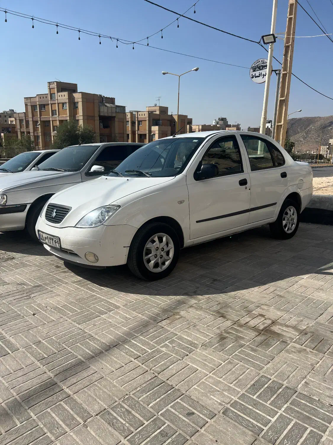 تیبا صندوقدار مدل ۹۵ نقد و اقساط|خودرو سواری و وانت|شیراز, شهرک گلستان|دیوار
