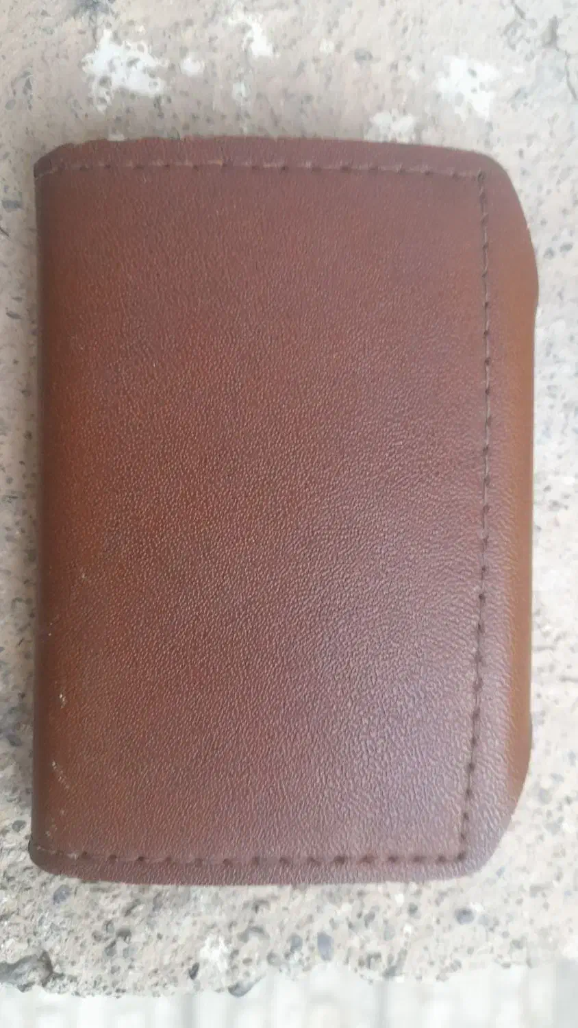 مدارک گمشده|اشیا|ایلخچی, |دیوار