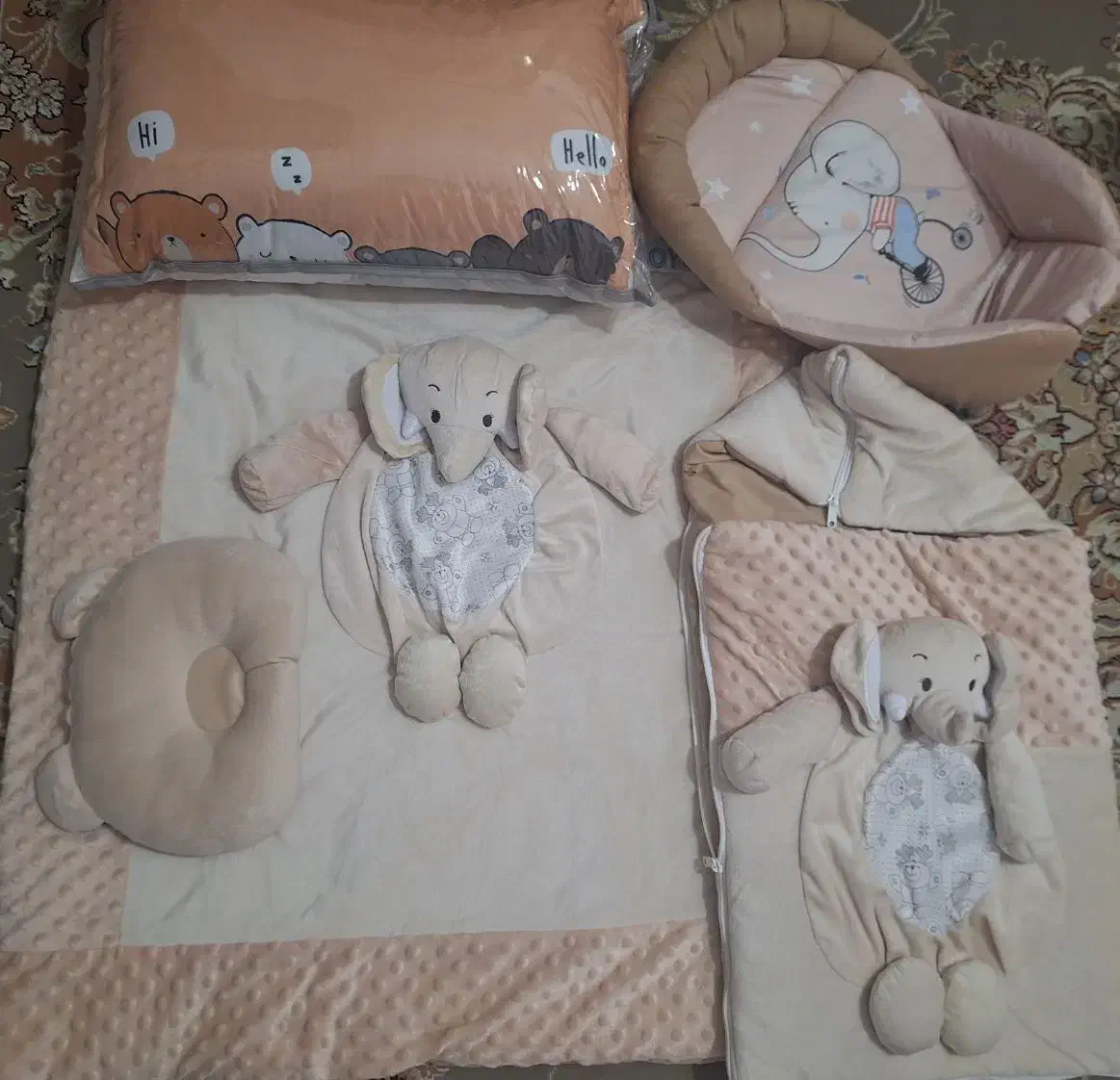 قنداق و پتو کرمی رنگ|اسباب و اثاث بچه|الیگودرز, |دیوار