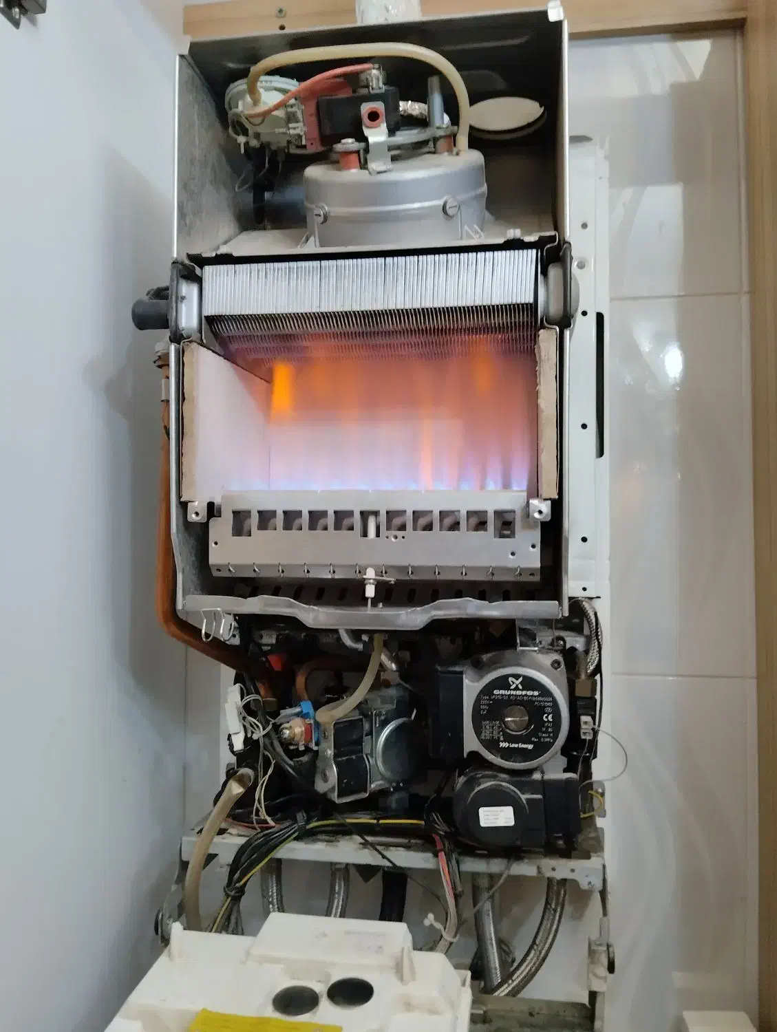 تعمیرات تخصصی ، سرویس و نصب انواع پکیج های دیواری|خدمات پیشه و مهارت|پاکدشت, پاکدشت (مامازند)|دیوار