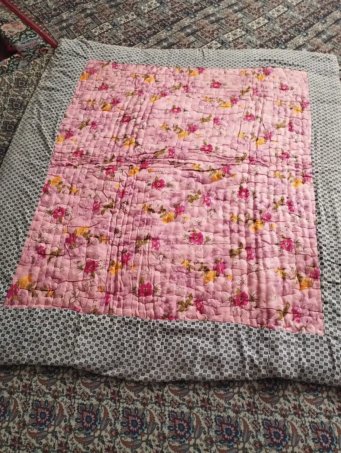 لحاف کرسی|رختخواب، بالش، پتو|فردوس (خراسان), |دیوار