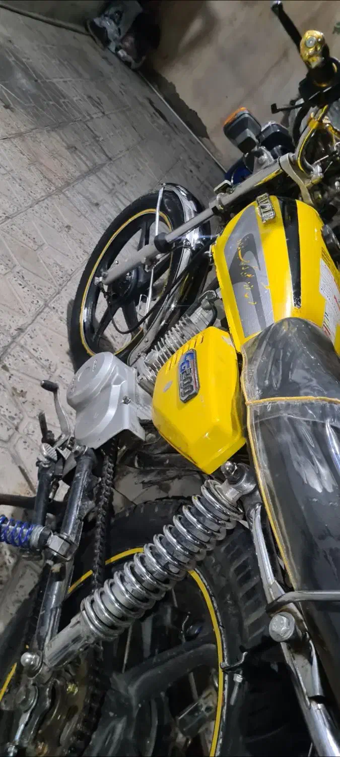 موتور ۱۲۵ تقویت ۲۰۰ بدون هیچ صدایی همچیش نو هست|موتورسیکلت|دورود, |دیوار