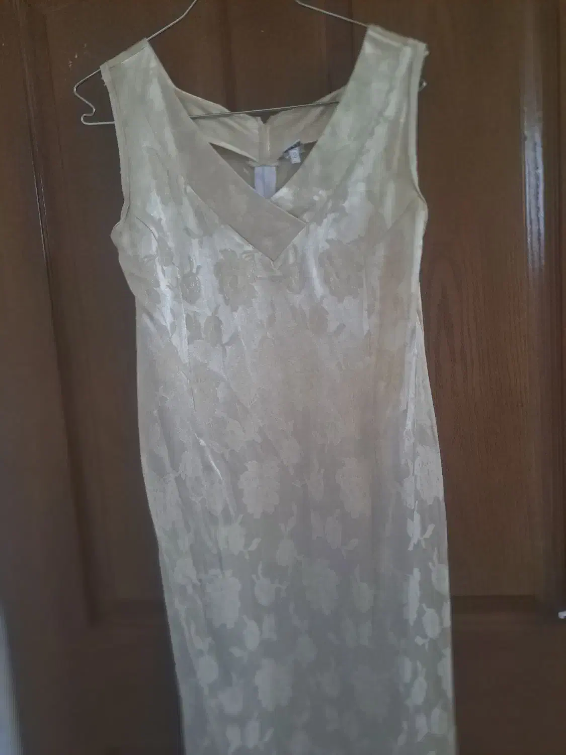 لباس مجلسی|لباس|اصفهان, سپاهان‌شهر|دیوار