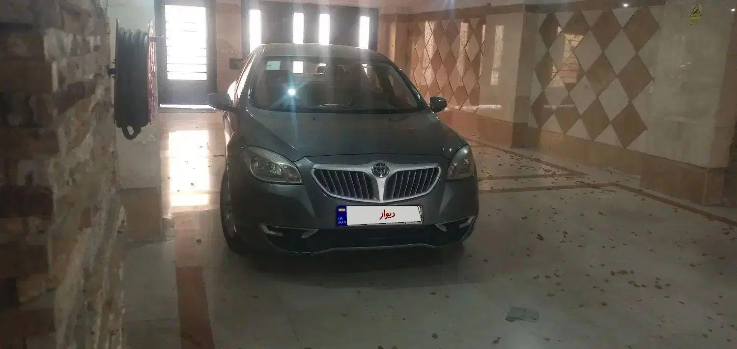 برلیاس صندوق دار مدل۹۵دورطوق چرخ عقب رنگ دارد|خودرو سواری و وانت|تهران, فردوس|دیوار