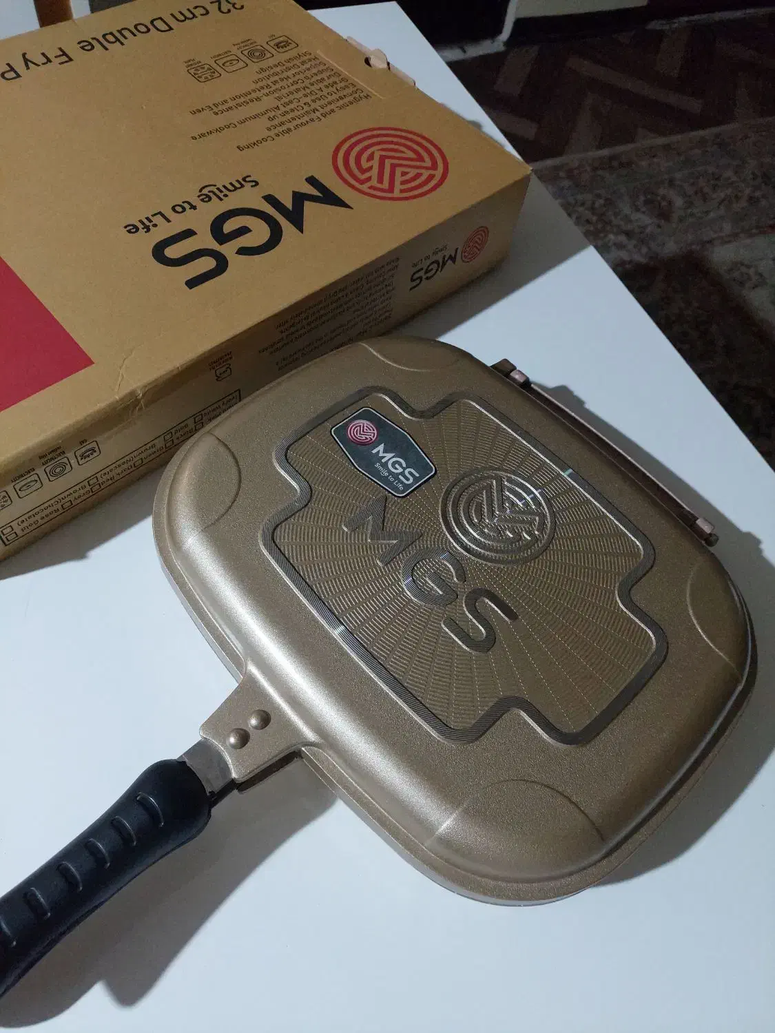 تابه دوطرفه|ظروف پخت‌وپز|اقبالیه, |دیوار