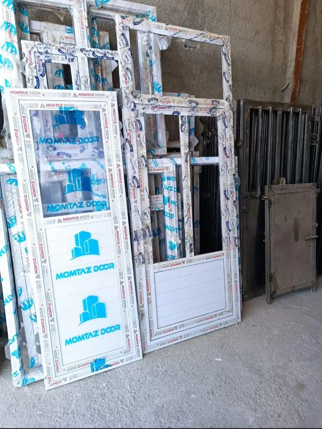 درب پنجره۹پی وی سی ۸upvcدوجداره سرویس pvc انباری|مصالح و تجهیزات ساختمان|کرج, شهرک رضوانیه|دیوار