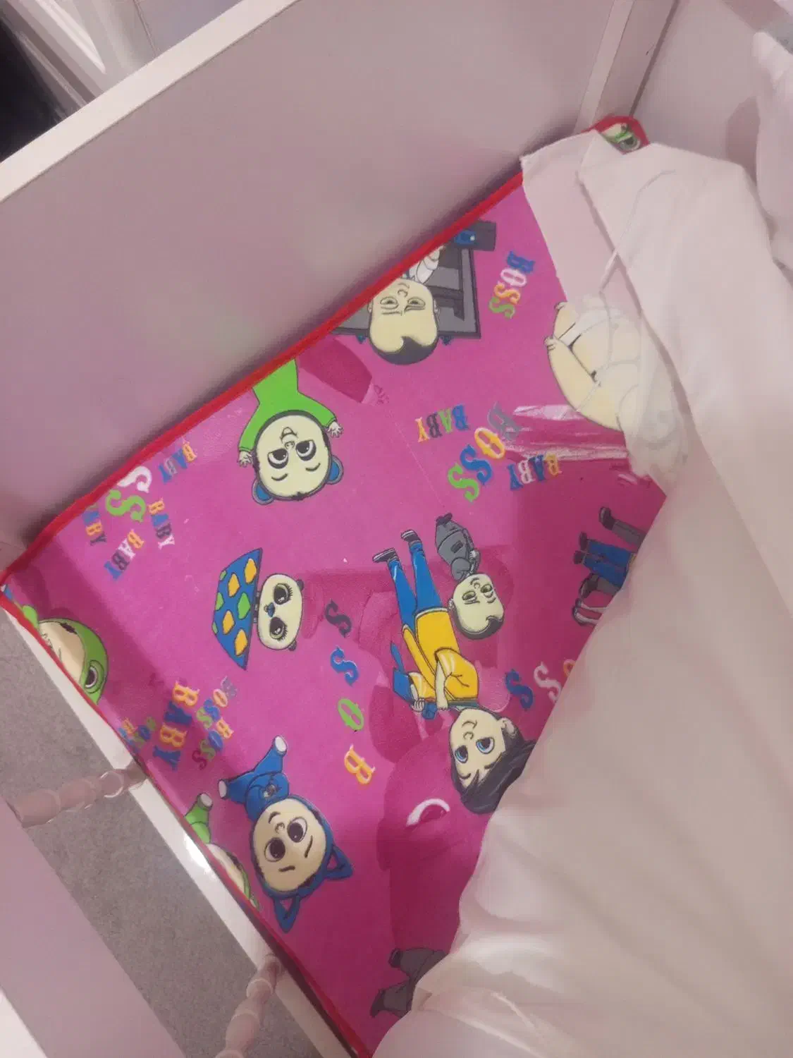 تخت بچگانه سالم|تخت و صندلی بچه|قم, صفاشهر|دیوار