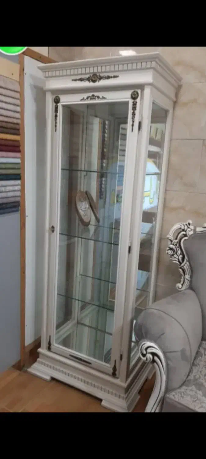 ویترین نو بدلیل جمع کردن مغازه|بوفه، ویترین، کنسول|رشت, چمارسرا|دیوار