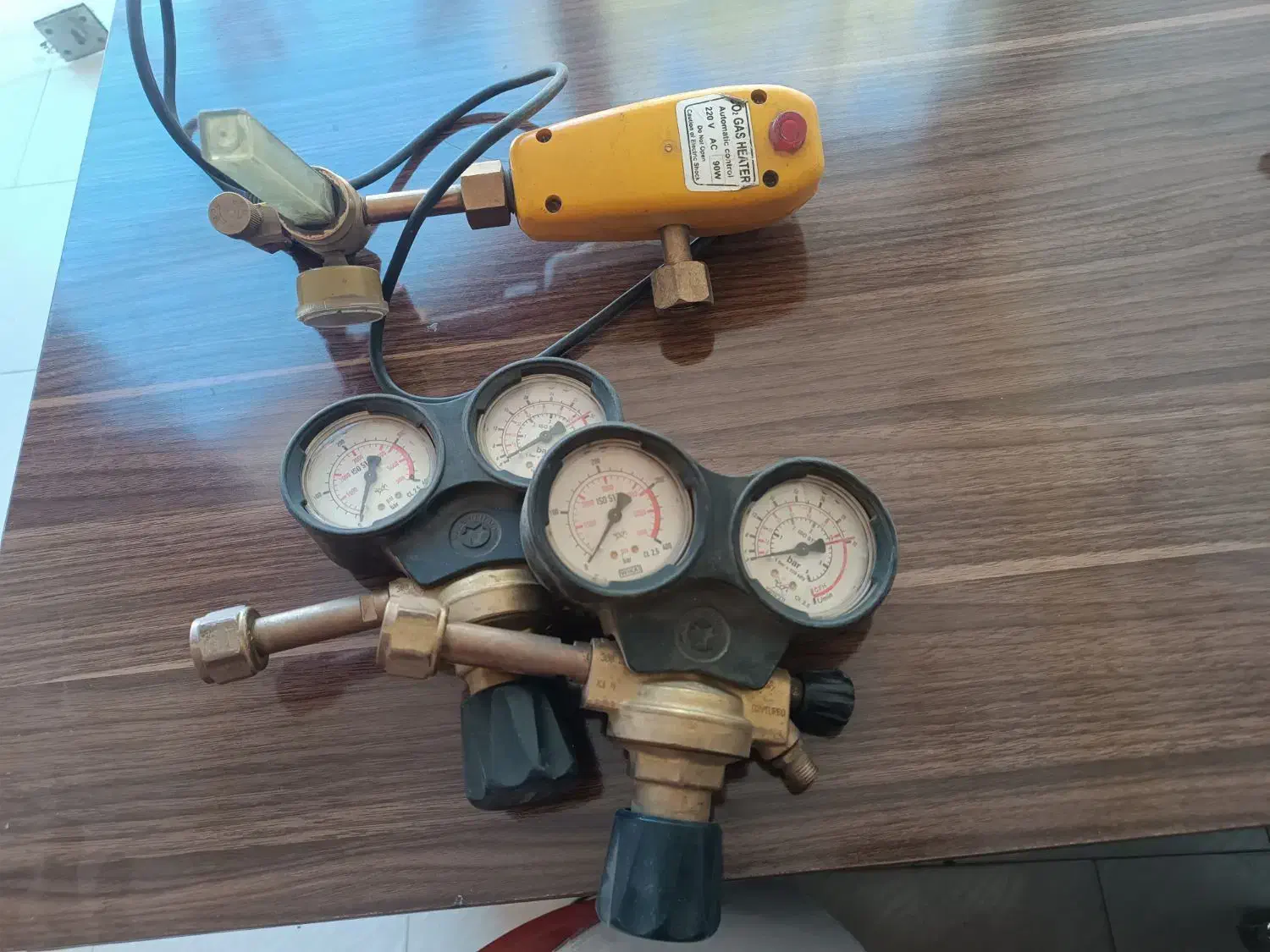 سه عدد مانو متر|ابزارآلات|شاهین‌شهر, شهرک ردانی پور|دیوار