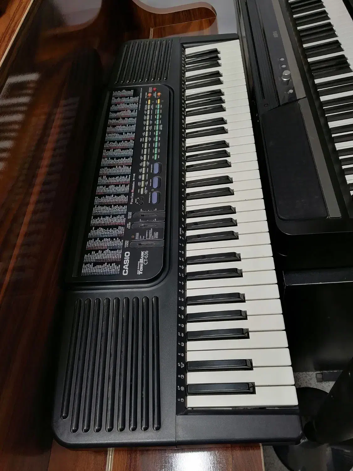 ارگ. کیبورد|پیانو، کیبورد، آکاردئون|همدان, |دیوار