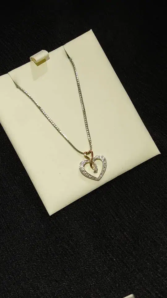 گردنبند طلا وجواهر|جواهرات|مرودشت, نقش رستم|دیوار