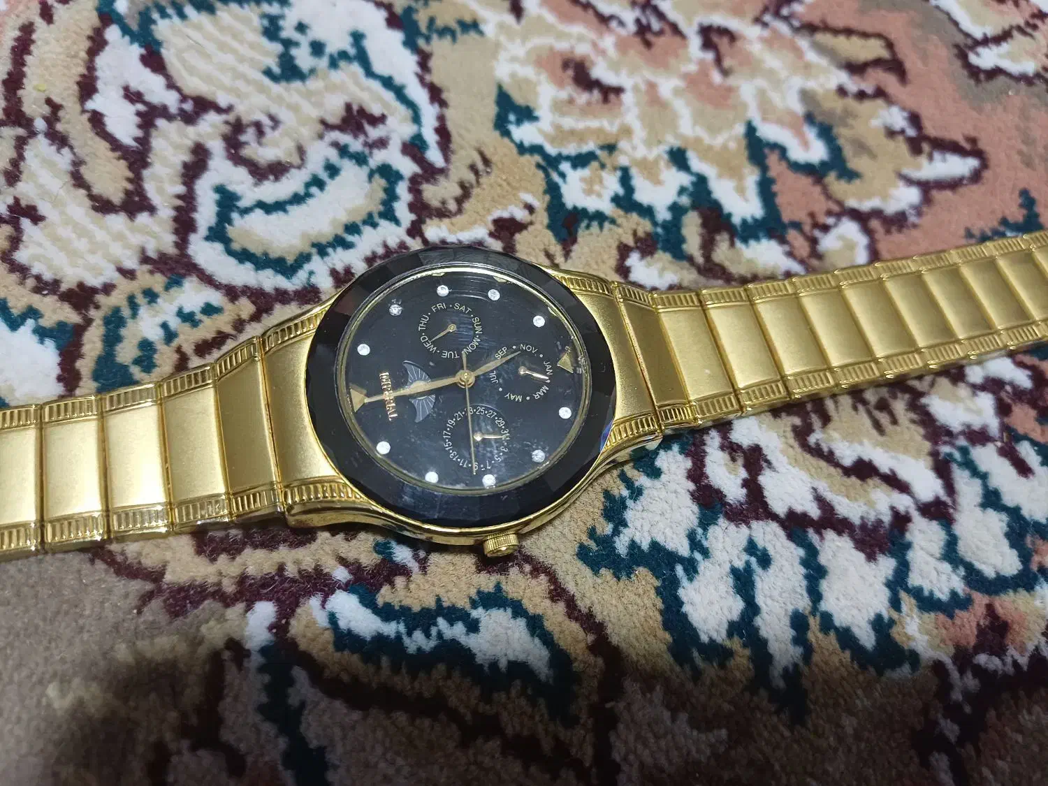 ساعت بسیار نو وتمیز بارنگ ثابت|ساعت|بندر ماهشهر, |دیوار