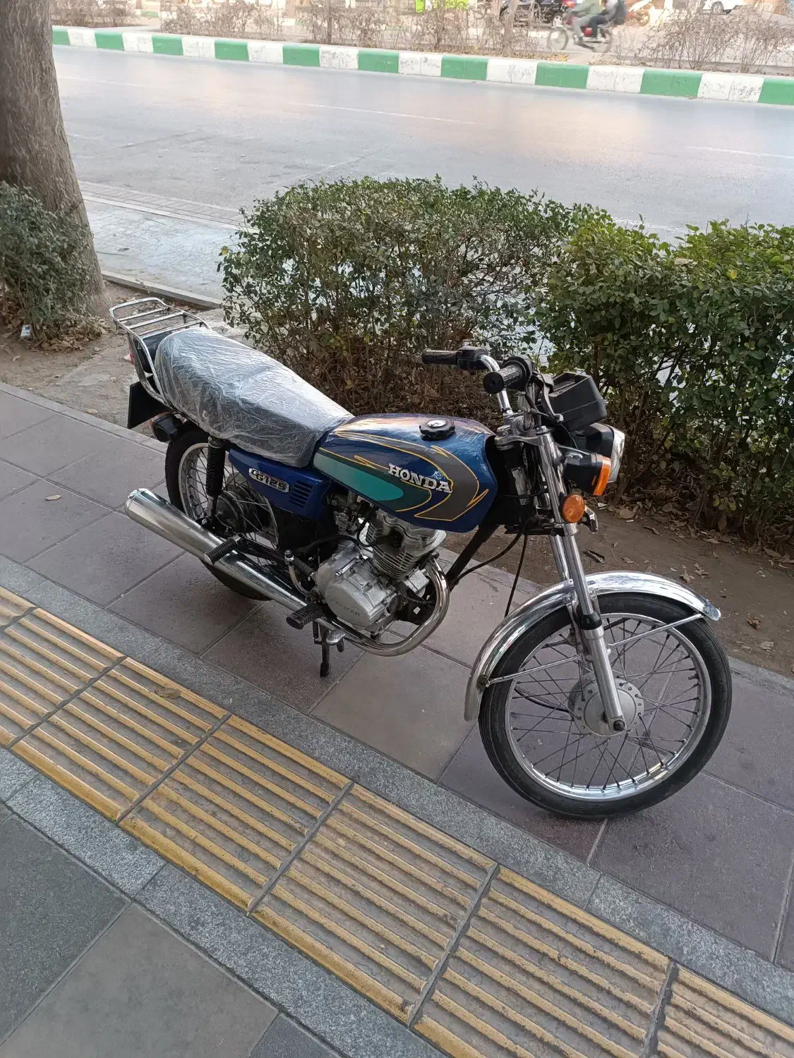هندا مدل ۹۰ مدارک کامل بیمه بنام|موتورسیکلت|مشهد, هفده شهریور|دیوار