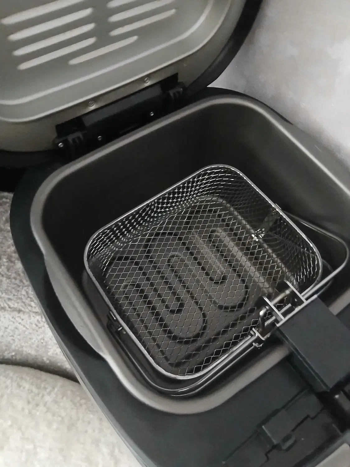 سرخ کن با روغن نو نو مشکی نقره ای|ظروف پخت‌وپز|اندیشه, اندیشه فاز ۵|دیوار