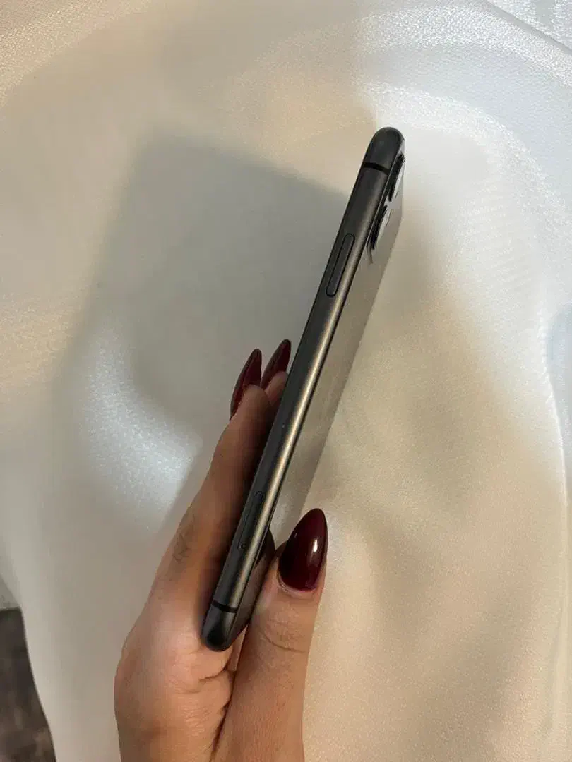 ایفون ۱۱|موبایل|قم, نیروگاه|دیوار