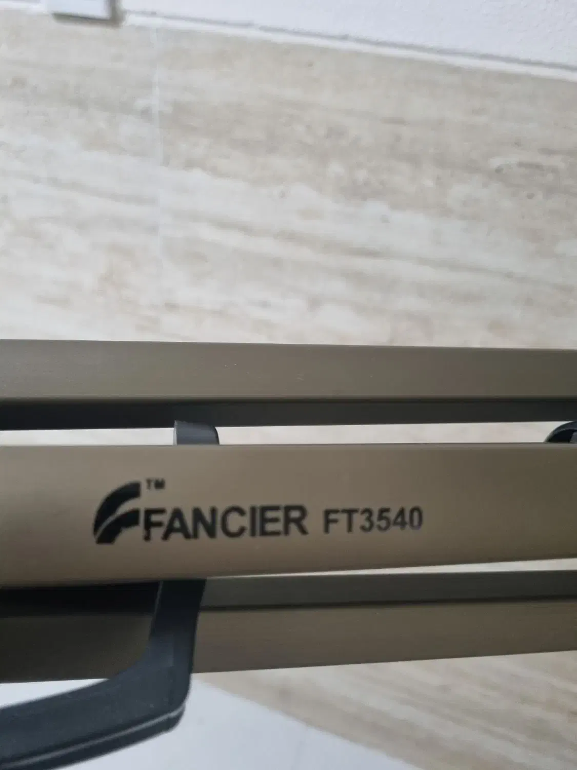 سه پایه دوربین|دوربین عکاسی و فیلم‌برداری|اصفهان, کوی شهید کشوری|دیوار