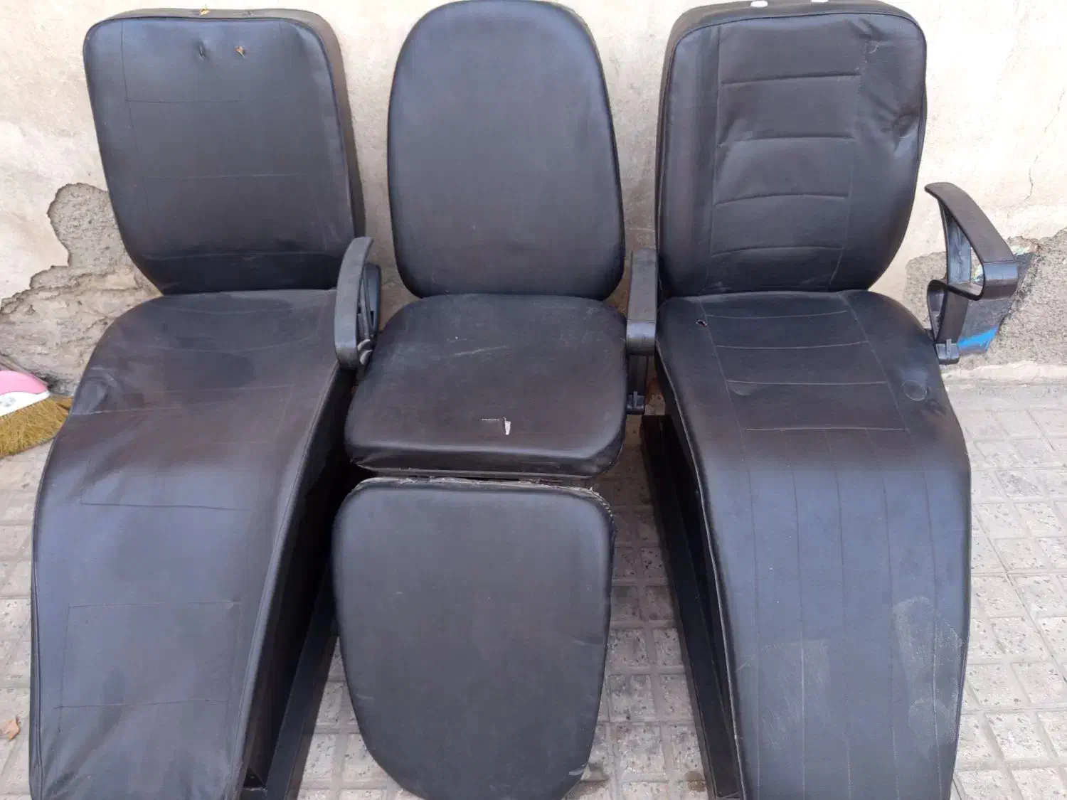 صندلی ارایشگاه مردانه زنانه|آرایشگاه و سالنهای زیبایی|صفادشت, |دیوار