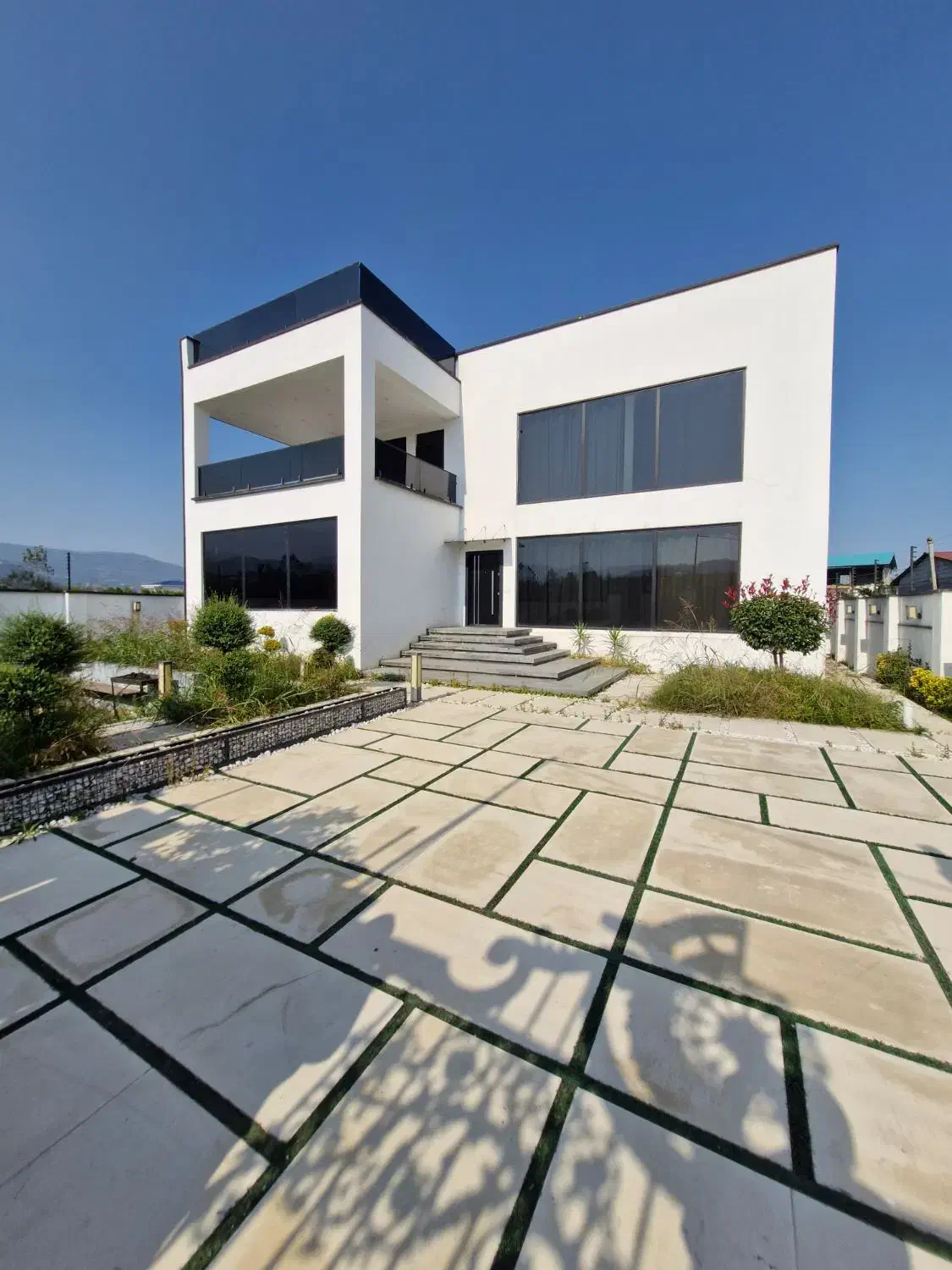 ویلا مدرن ۵۰۰ متری - ۴ خواب استخردار تنکابن|فروش خانه و ویلا|تنکابن, |دیوار