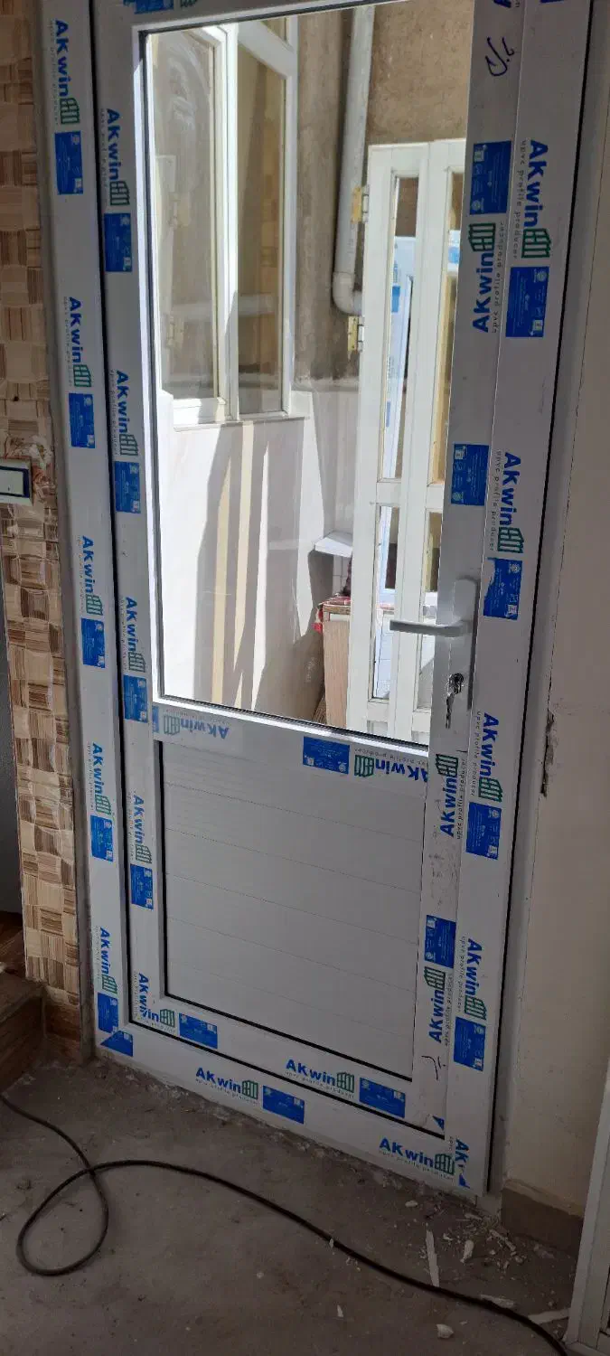 ساخت ومونتاژپروفیل درب وپنجره upvcلوکس|خدمات پیشه و مهارت|باسمنج, |دیوار