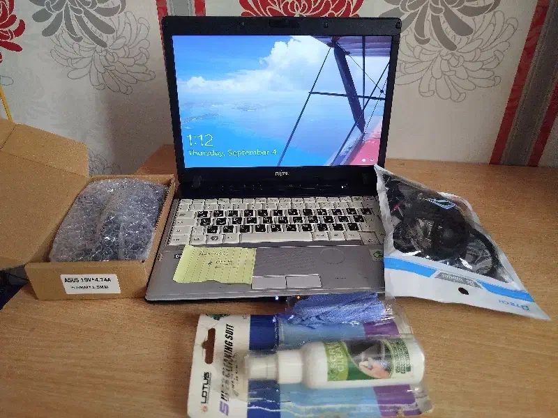 مینی لپتاپ فوجیتسو|رایانه همراه|اردبیل, |دیوار