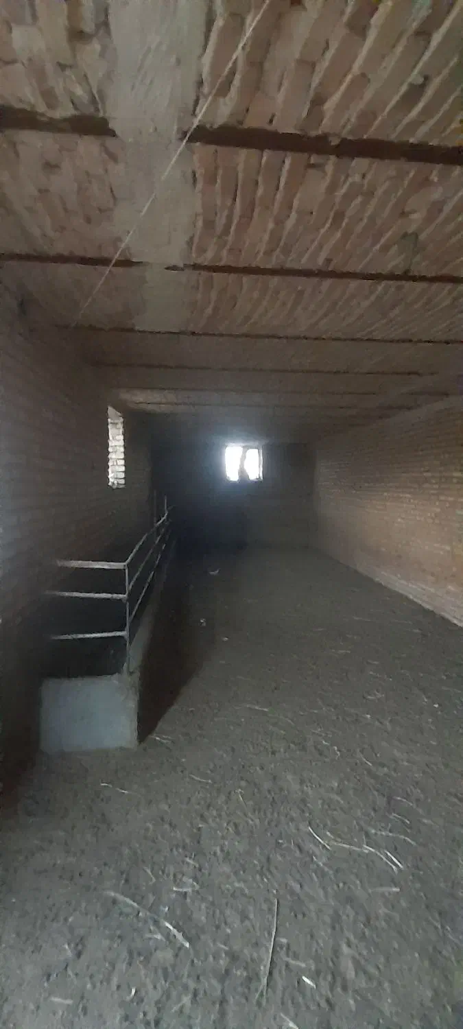 ساختمان و دامداری به متراژ نزدیک به هفتصد متر|فروش خانه و ویلا|نوشین شهر, |دیوار