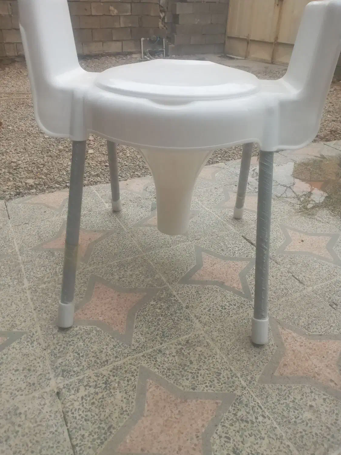 دستشویی فرنگی تمیز و سالم|لوازم سرویس بهداشتی|یاسوج, |دیوار