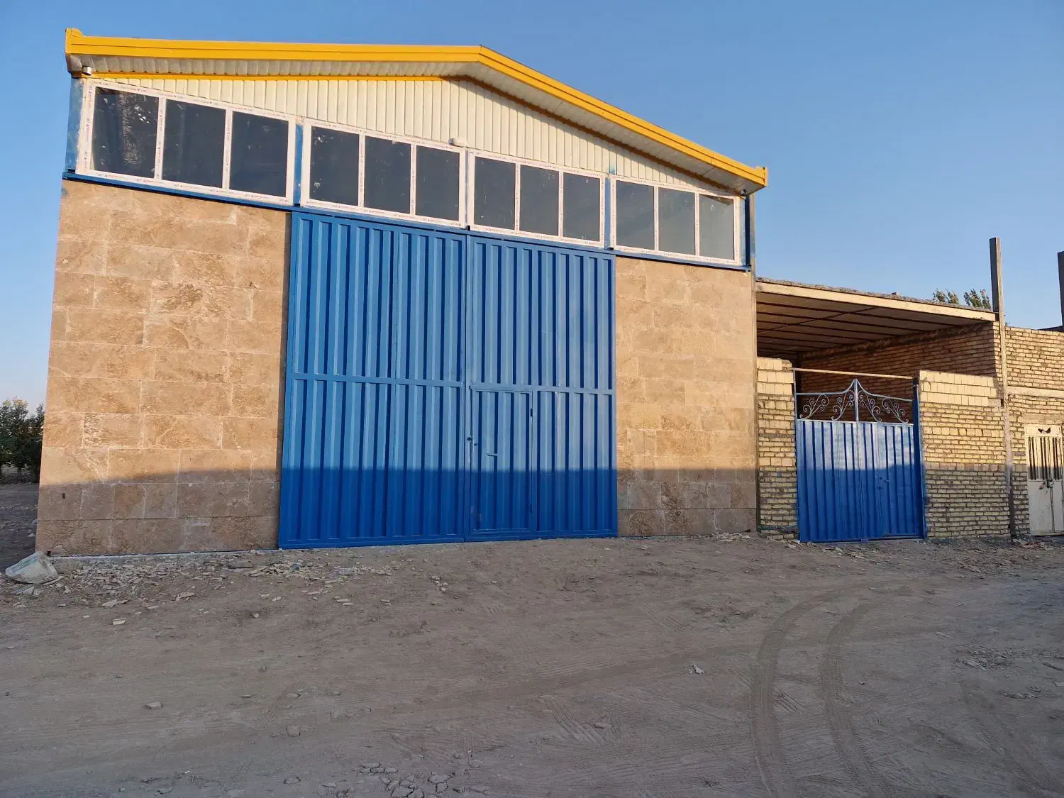 سوله ۲۶۰ مترگاوخانه|فروش دفتر صنعتی، کشاورزی، تجاری|اراک, |دیوار