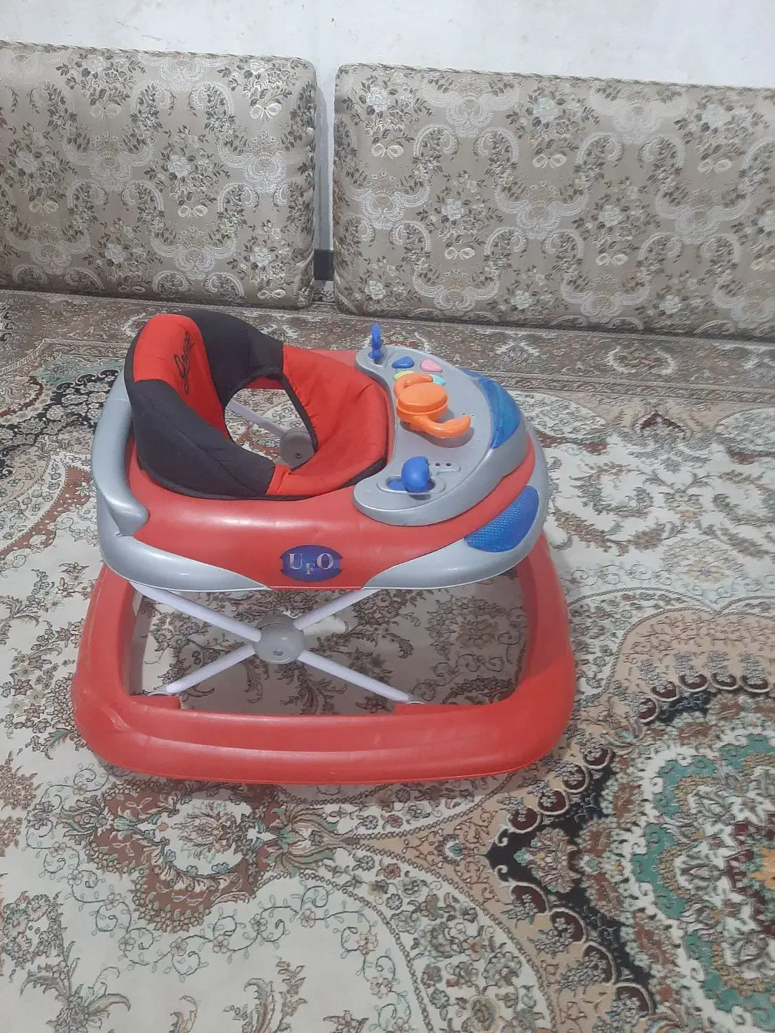 رو رواک بچه و دوچرخه یا سه چرخه بچه|کالسکه و لوازم جانبی|شوشتر, |دیوار