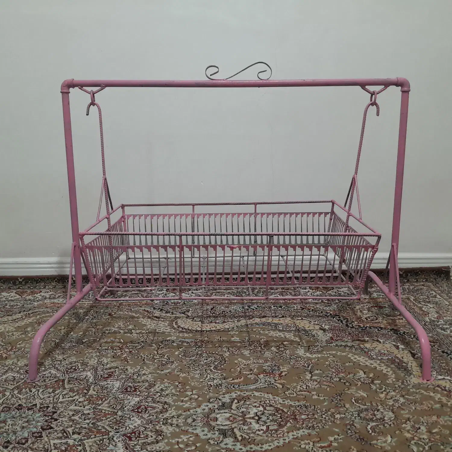 گهواره و کریر|اسباب و اثاث بچه|اندیمشک, |دیوار