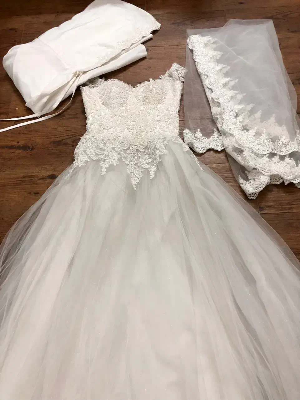 لباس عروس|لباس|گنبد کاووس, |دیوار