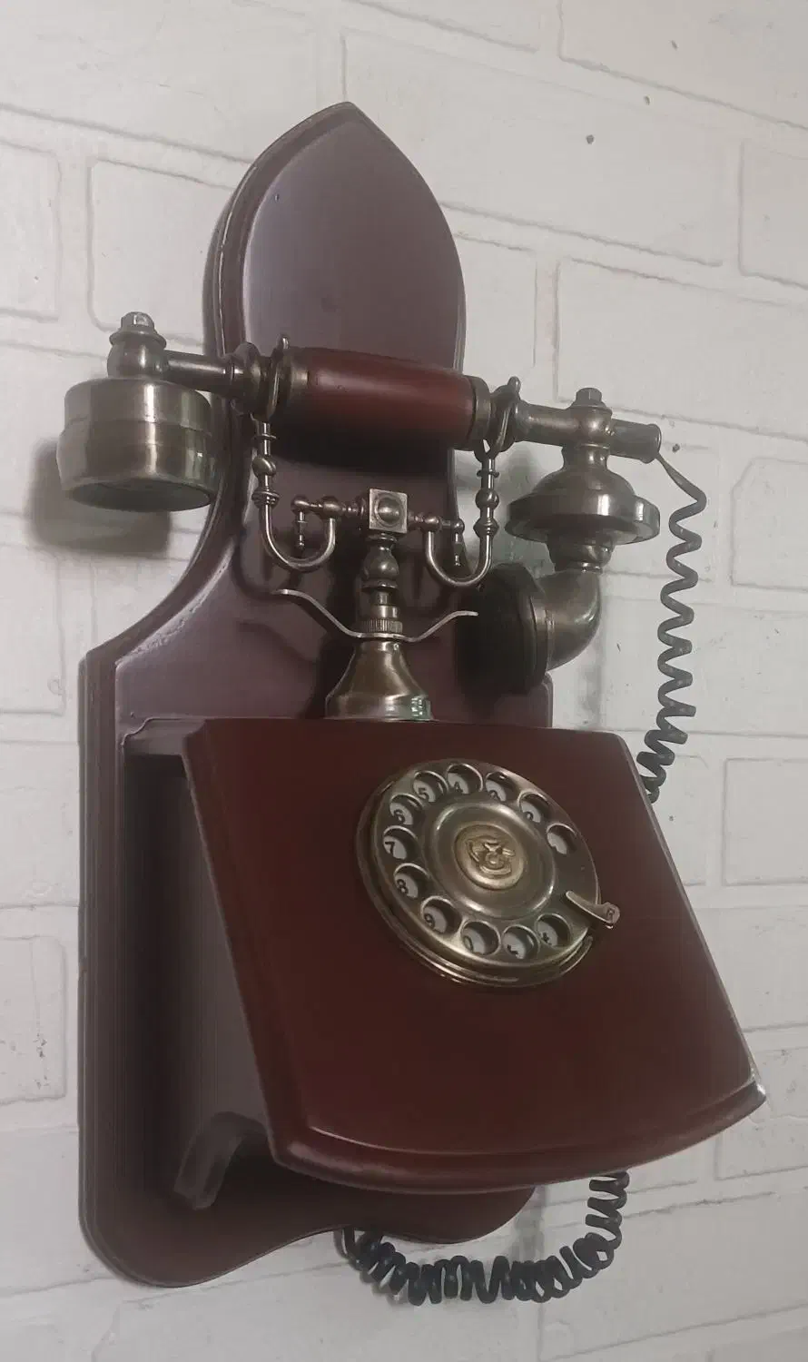 تلفن قدیمی دیواری|کلکسیون اشیاء عتیقه|تهران, استقلال|دیوار