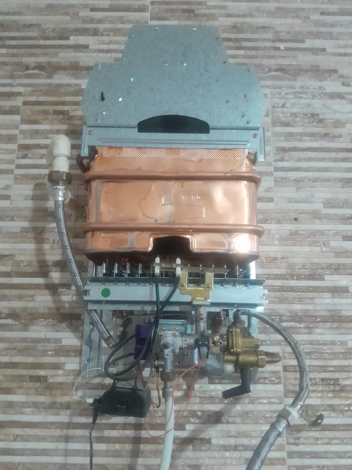 فروش ابگرمن دیواری بدون مخرن بوتان|آبگرمکن، پکیج، شوفاژ|رفسنجان, |دیوار