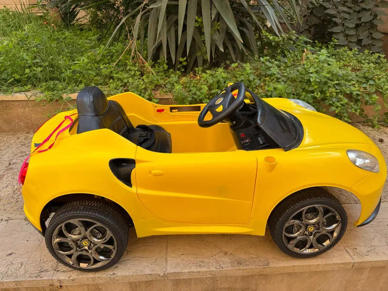 اسباب بازی ماشین شارژی|اسباب‌بازی بچه|گرگان, |دیوار