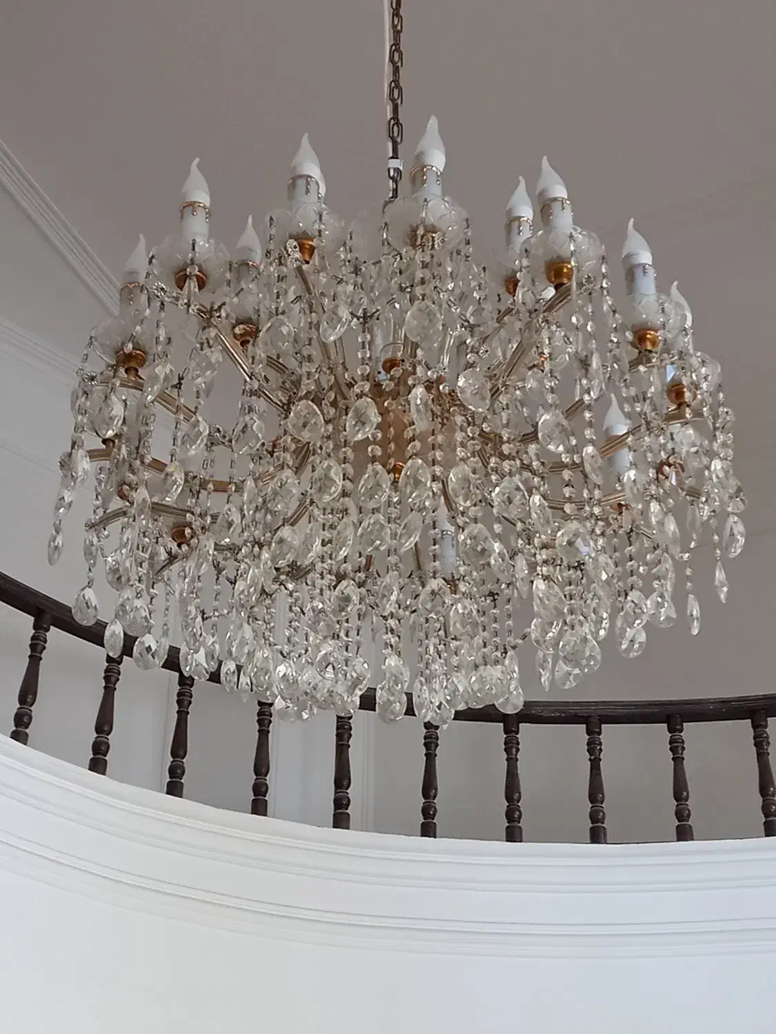 لوستر خیلی بزرگ|لوستر و چراغ آویز|ارومیه, |دیوار